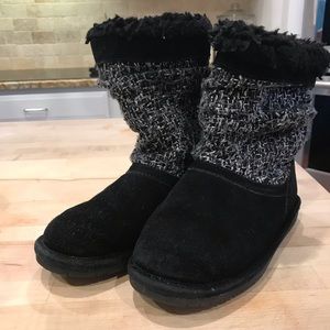 Girls Black Bear Paw boots